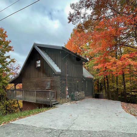 Bears Among Us Villa Gatlinburg Exterior photo